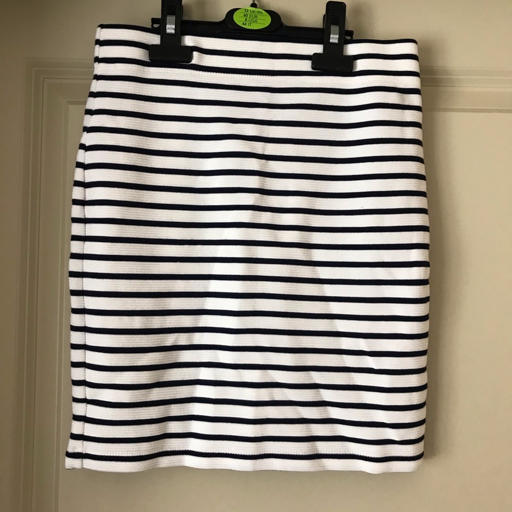 NEW Forever 21 Navy Blue & White Striped Skirt